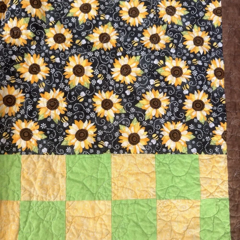 Handmade Sunflower Bee Lap Quilt 56x42.5 Floral Patchwork Throw Blanket Cottage